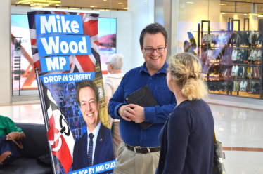 Mike at one of his previous Summer Tour pop-up surgeries