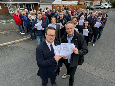 Mike with campaigner Phil Hall, Cllr Ed Lawrence, Cllr Mark Webb and residents who are objecting to new BRSK poles at Charterfields Estate